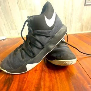 Size 12 😻Nike KD Trey 5 V Black.